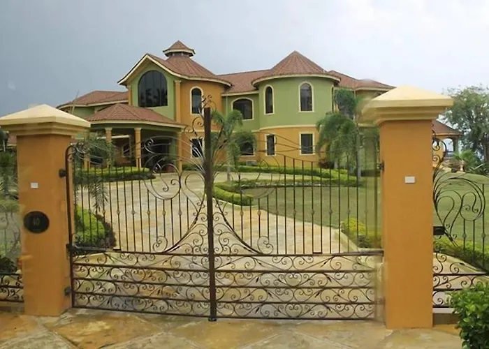 Milbrooks Jamaica Guest house
